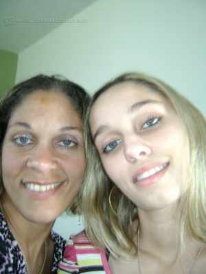 Juliana, a mãe, e Paula, filha. Ambas morreram em agosto de 2014(Foto: Reprodução/Facebook)