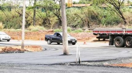 A rodovia vicinal atende os municípios de Rio Claro, Cordeirópolis e Santa Gertrudes e recebe 5.000 veículos diários