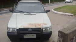 Policiais apreenderam um veículo Fiat Uno Mille com mais de R$ 9 milhões em débitos, entre multas e impostos