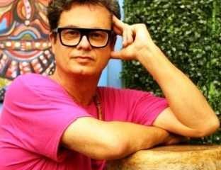 Abel apresenta em seu show diversas canções em Kicongo, Kimbundu e Humbu, que remetem o público à magia e ao encanto africano