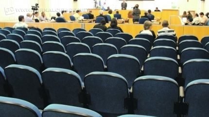 No registro fotográfico de arquivo, a sessão legislativa realizada no dia 11 de junho de 2012 que aprovou novas regras para nomeações