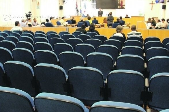 No registro fotográfico de arquivo, a sessão legislativa realizada no dia 11 de junho de 2012 que aprovou novas regras para nomeações