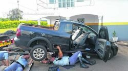 Autoridades da Polícia Militar Rodoviária de Rio Claro encontraram droga em lataria de veículo