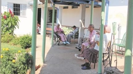 50 idosas moram no Lar, que ainda necessita de reformas
