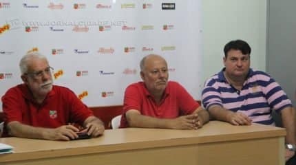 PRESENÇA: diretoria do Velo recebeu o futuro secretário de Esportes, Ronald Penteado (detalhe).