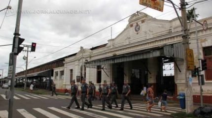 Ponto de saída dos policiais militares foi a Estação Ferroviária, na Rua 1, no Centro de Rio Claro
