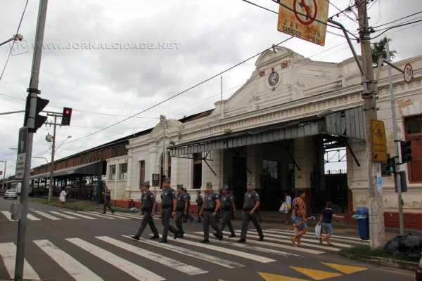 Ponto de saída dos policiais militares foi a Estação Ferroviária, na Rua 1, no Centro de Rio Claro