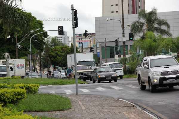 Segundo levantamento da Prefeitura Municipal, mais de 90 mil veículos em Rio Claro são automóveis