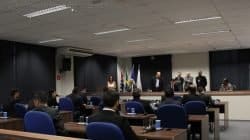 Em primeira discussão, vereadores aprovaram criação de novos cargos na Câmara Municipal em sessão extraordinária de ontem (19)
