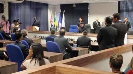 Projeto mantém a mesma proporção de chefes de gabinete e assessores para cada parlamentar e será votado nesta quinta (5) e sexta (6)