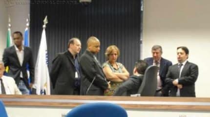 O projeto de lei teve pedido de vista aprovado por 15 dias. Até aí, cada vereador terá um assessor, segundo líder da casa, André Godoy