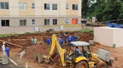 Terreno de condomínio que cedeu durante a chuva
