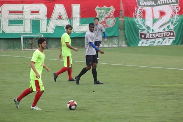 ESTREIA EM CASA: preços dos ingressos variam entre R$ 10 e R$ 40 e podem ser comprados diretamente na portaria do clube da Rua 3