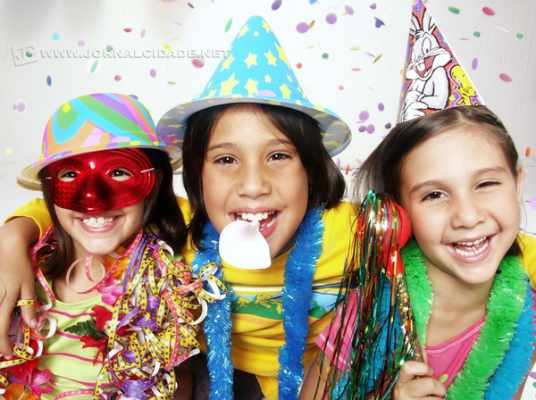 Programação para o Carnaval tem noite de fantasias, concursos, bandas e, também, diversão para as crianças nos dias de folia em Rio Claro