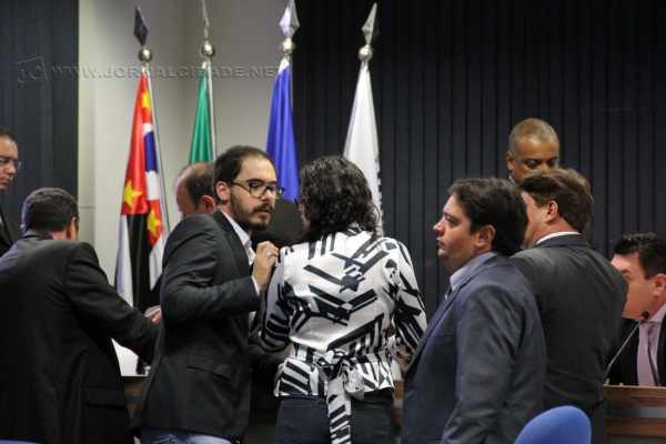 Em destaque, entrada seguida de retirada de projeto da vereadora Carol Gomes (PSDB), que prevê a redução do recesso na Casa