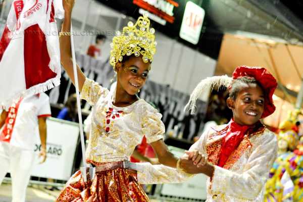 Atual campeã do Carnaval, Grasifs - Voz do Morro se apresenta nesta terça-feira no Jardim Público