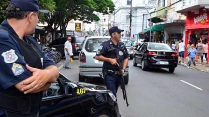 Iniciada no mês passado e prevista para ser realizada todas as sextas-feiras, a operação da Guarda Municipal de Rio Claro abrangerá a região central e bairros, colocando os GCMs do setor administrativo nas ruas, com o objetivo de aumentar a sensação de segurança