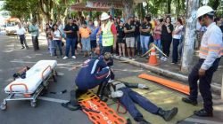 Durante o resgate simulado a Guarda Municipal impediu o trânsito no trecho, desviando os veículos que vinham pela Rua 4 para a Avenida 1.