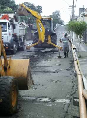 Os motoristas que trafegam pela via encontrarão um desvio na Avenida 9 (nove), podendo utilizar a Rua 6 (seis) e a Avenida 11