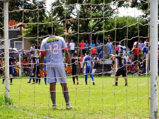 É DECISÃO!: primeiro confronto aconteceu no Distrital da Lagoa Seca do Cervezão e terminou com o placar: Batovi 3X2 Inter/Mãe Preta