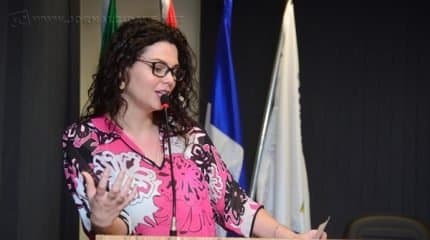 Projeto de Carol Gomes (PSDB) autoriza a criação de uma lista de medicamentos disponíveis na rede pública