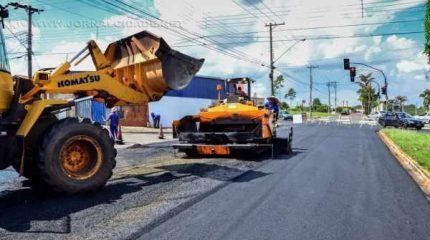 Melhorias em vias dos bairros adjacentes também estão sendo feitas por meio do serviço de tapa-buracos