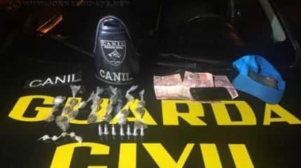 Porções de drogas foram apreendidas pela equipe da Guarda Civil Municipal