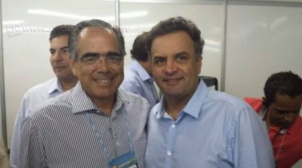 Na foto de rede social, o diretor-executivo da Fundação Florestal, Eduardo Soares de Camargo, ao lado do senador Aécio Neves (PSDB)