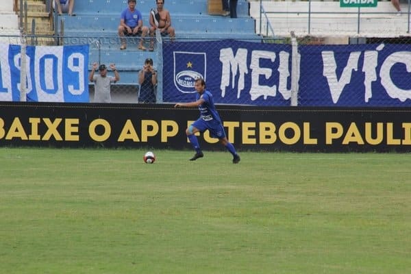 PENDURADOS: até o momento, Fernando e outros cinco jogadores acumulam dois cartões amarelos