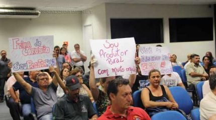 Produtores rurais lotam plenário da Câmara nessa segunda (6) em virtude da votação do PL que regulariza os feirantes do “Corujão”