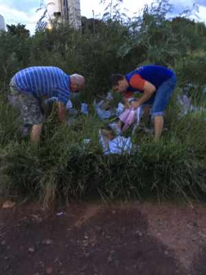 Formulários e dados pessoais de pacientes são expostos em via pública. O motivo ainda será apurado, segundo informou a Fundação Municipal de Saúde