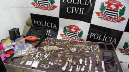 Os investigadores da Delegacia de Investigações Gerais (DIG), da Polícia Civil de Rio Claro, estão em posse dos objetos, que poderão ser entregues de volta às vítimas
