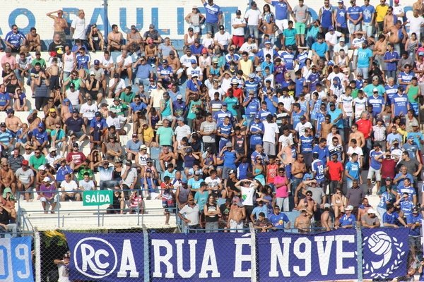 PRESENÇA: a torcida rio-clarista tem feito a sua parte e marcado presença nos jogos do Azulão