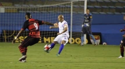 PONTO A PONTO: invicto, elenco azul e branco entra em campo em busca de mais uma vitória