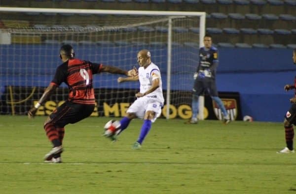 PONTO A PONTO: invicto, elenco azul e branco entra em campo em busca de mais uma vitória