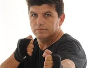 DEDICAÇÃO: há trinta e quatro anos, o rio-clarense atua como professor de Artes Marciais
