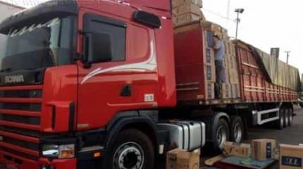 A carga com os cigarros contrabandeados estava em duas carretas com placas de Maringá (PR)