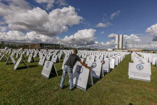 Uber leva milhares de manifestações virtuais de usuários ao gramado do Congresso (Foto: Divulgação/Uber)