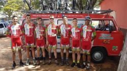 Equipe competiu a Clássica 100km em Capela do Alto (da esquerda para a direita, Lucas Couto, Alex, Murilo, Ricardo, Samitto, Lucas Juliano e Edilson)