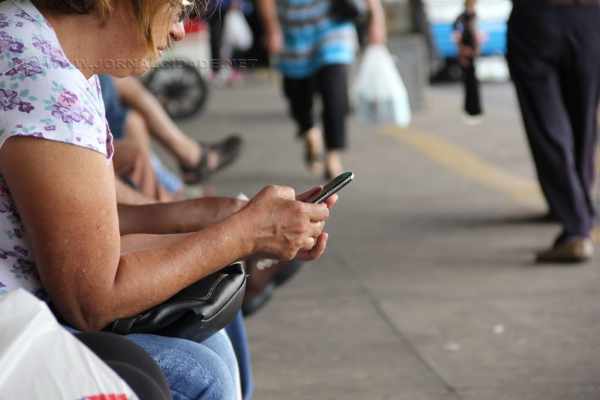 Na antiga Estação Ferroviária, usuários tinham sinal de Wi-Fi liberado para conexão na internet