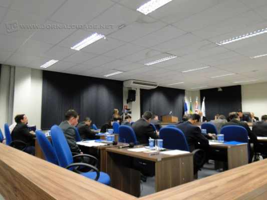 Na sessão da Câmara Municipal desta segunda-feira (24), vereadores votam reajuste aos servidores em segunda discussão