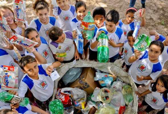 Envolvendo cerca de dois mil alunos, o evento tem como objetivo conscientizar as crianças, de maneira lúdica, sobre questões ambientais.