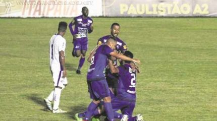 ÉÉÉÉ GOOLL!! Estádio Schmidtão foi palco de vitória histórica do Azulão sobre o Burro da Central