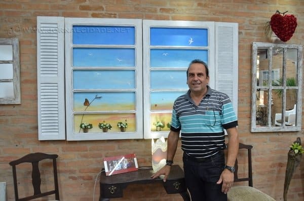 Obras do artista plástico, arquiteto e urbanista Silvio Iamondi revelam uma nova maneira de olhar o mundo através de janelas