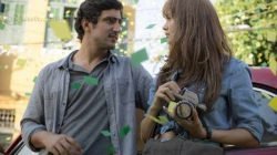 Alice (Sophie Charlotte) e Renato (Renato Góes), dois jovens que se apaixonam à primeira vista, mas têm o amor sabotado pelo conflito familiar. (Foto: TV Globo/GShow)