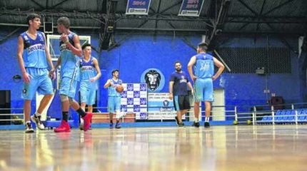 TRABALHO: atletas têm treinado diariamente no Ginásio Felipe Karam no intuito de continuar com a sequência de bons resultados