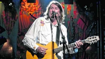 Lenine encerra a edição do evento no domingo, às 18h30, no Palco Externo do Parque Cidade, na Rua João Kühl Filho, s/nº, Vila São João