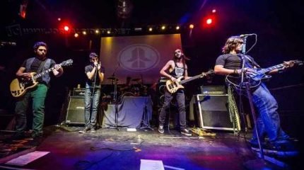 Serão quase seis horas de shows, com apresentações musicais a partir das 16 horas no dia 27 de maio em quatro palcos. (Foto: Divulgação)