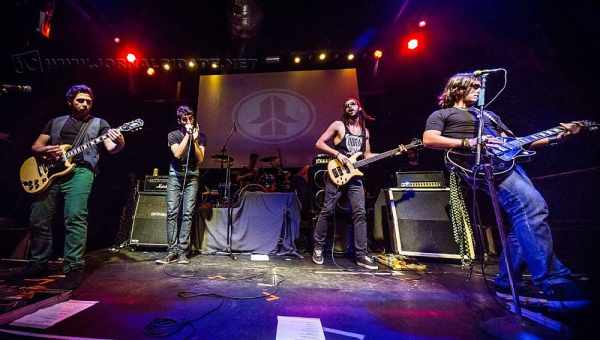 Serão quase seis horas de shows, com apresentações musicais a partir das 16 horas no dia 27 de maio em quatro palcos. (Foto: Divulgação)