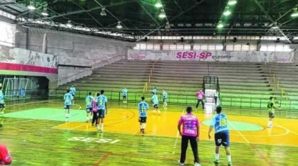 HANDEBOL: curso é oferecido nos CSUs João Rehder Neto e Mitiko Nevoeiro, e nas EMs Djiliah C. de Souza, Maria Marrote e no Panorama